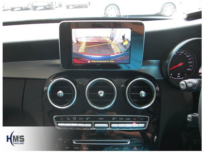 Mercedes Benz C200 W205 (Rear camera)