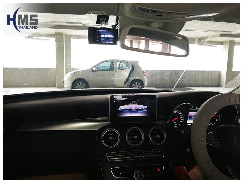 Mercedes Benz C350e W205 (DVR Thinkware X330)